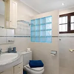 Puerto Chico A *