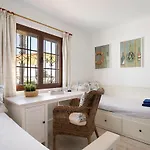 Apartment Puerto Chico A *